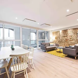 https://temple-bar-crown-square-apartments.dublin-hotelsweb.com